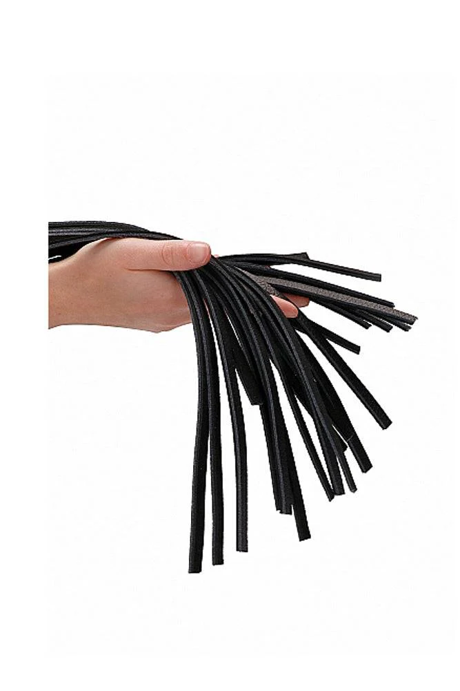 Shots Toys - Pain - Heavy Leather Tail Flogger - Black - Image 4