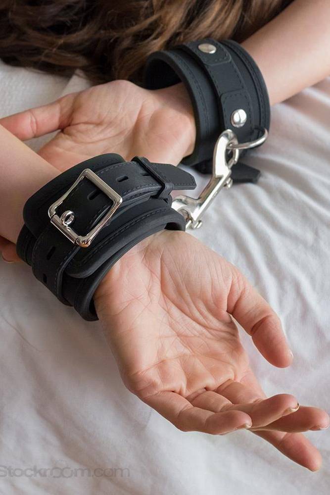 Stockroom - Locking Silicone Wrist Cuffs - Black/Silver - Image 4
